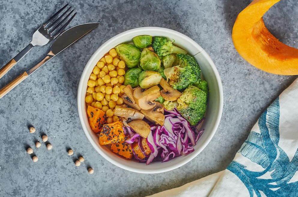 27 Easy Meal Prep Recipe Ideas to Shake Up Your Routine meal prep These vegan burrito bowls are loaded with black beans, rice, salsa, and guacamole. It’s a satisfying and easy vegan meal prep recipe that’s great for lunch or dinner.