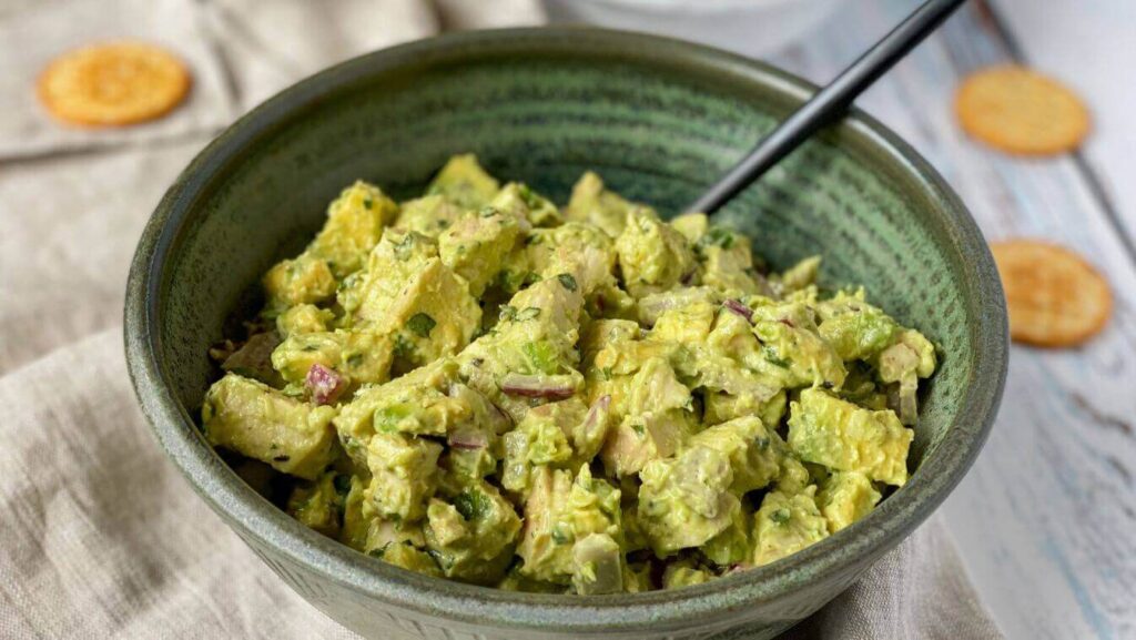 27 Easy Meal Prep Recipe Ideas to Shake Up Your Routine meal prep A protein-packed salad made with shredded chicken, creamy avocado, and a tangy lemon dressing. Perfect for low-carb meal prep lunches or dinners.